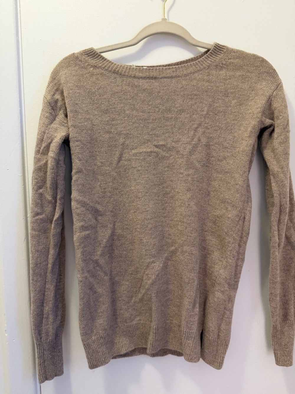 Women's Cashmere Crewneck Sweater in Beige